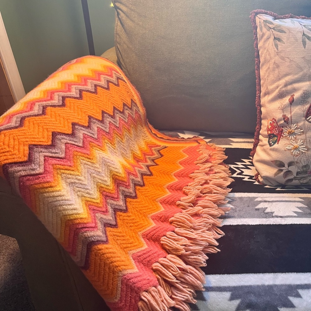 Chevron Patterned Throw Blanket - Orange, Pink, Gray